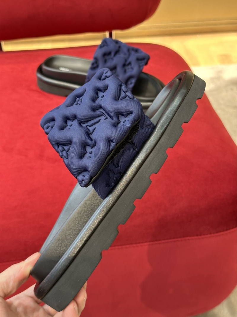 l0vis Vvtt0n slippers